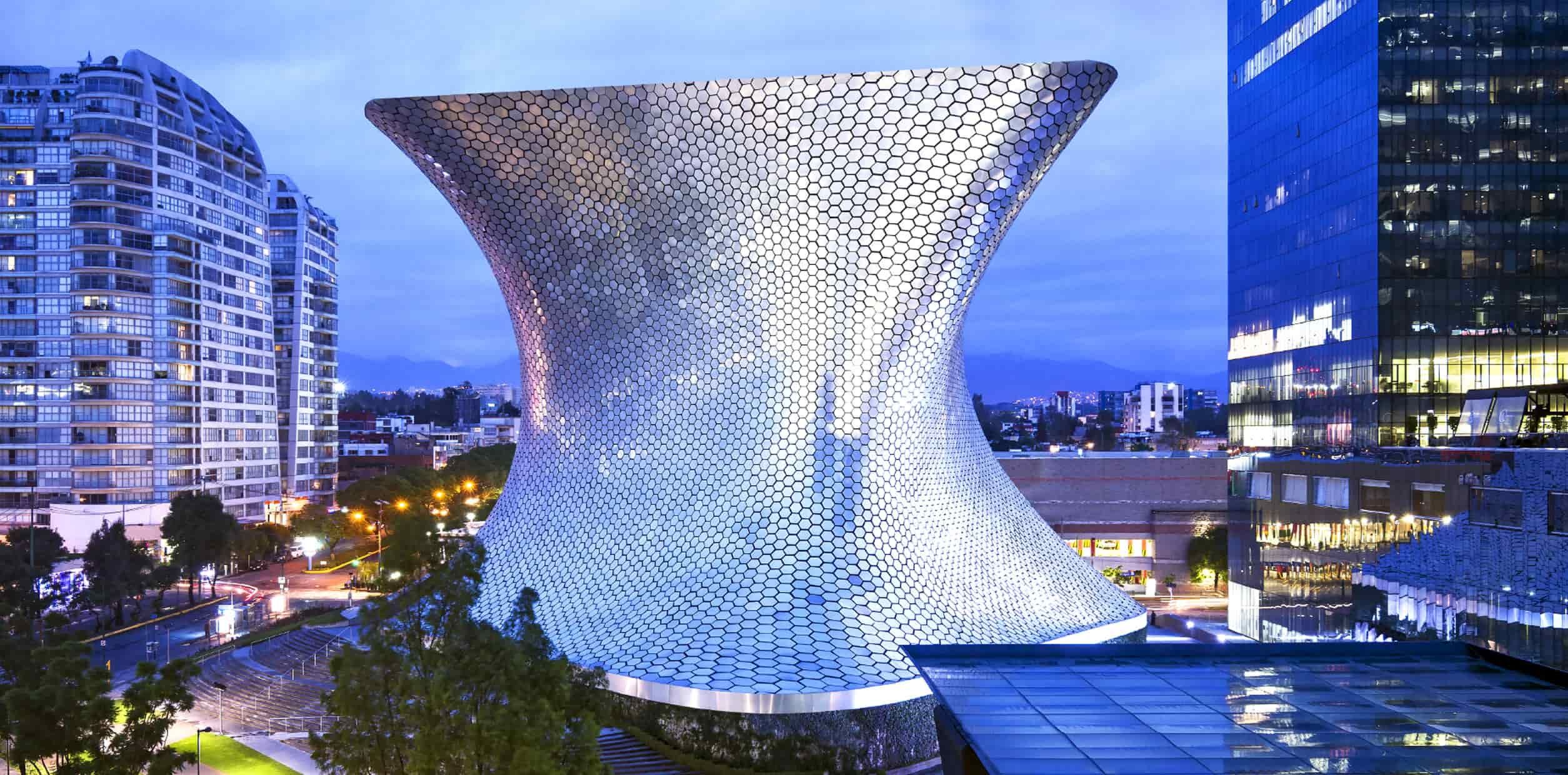 Museo Soumaya with its surrounding buildings