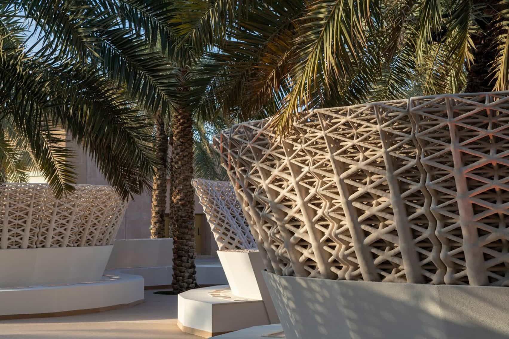 Sustainable 3d printed sand walls and palm trees
